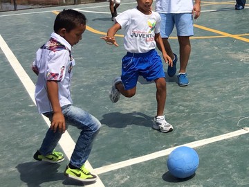  Ahora Somos Aliados de One World Futbol Project 